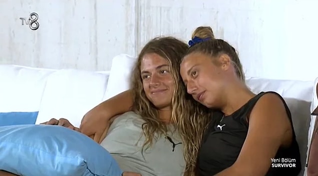 8. Aleyna Kalaycıoğlu ve Aleyna Çalışkan Survivor yarışmasında adaya alkol soktuklarını itiraf etti!