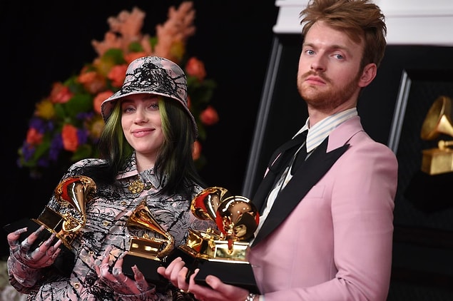 Her zaman olduğu gibi yine Billie Eilish ve abisi Finneas'ın imzası bulunan şarkıyı ilk kez dinleyen Türk dinleyicilerin kulağına bir benzerlik takıldı.