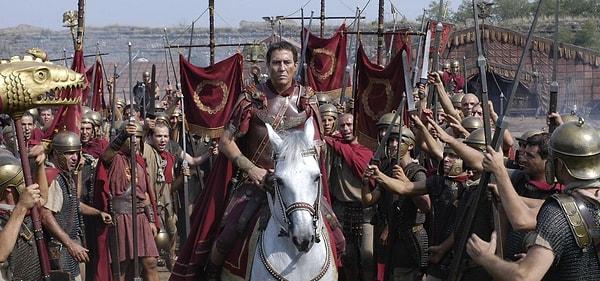 4. Aurelian, Roma İmparatorluğu'nun birliğini yeniden sağladı.