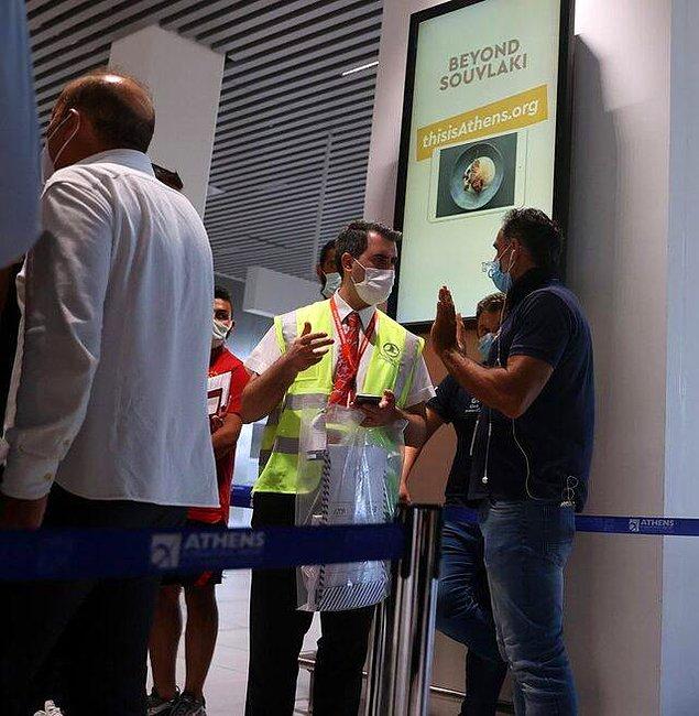 Galatasaray’ın Atina’dan 22.30'da kalkacak uçakla İstanbul'a geleceği bildirildi.