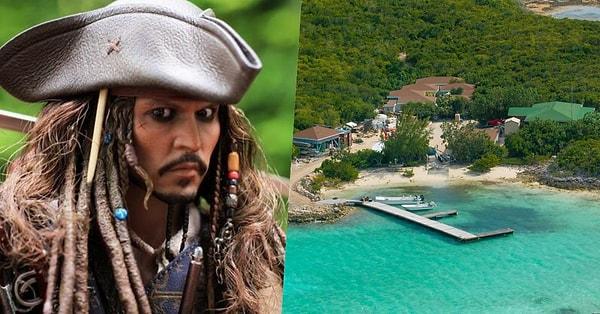 13. 'Karayip Korsanları'nda oynadığı Jack Sparrow karakteri ile akıllara kazınan Johnny Depp de 2004 yılında Karayipler'den 3.4 milyon dolar değerinde bir ada almış!