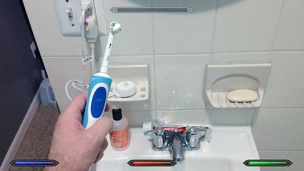 2. Sonrasında ise yüz yıkayıp dişleri fırçalayarak güne hazırlanmak.