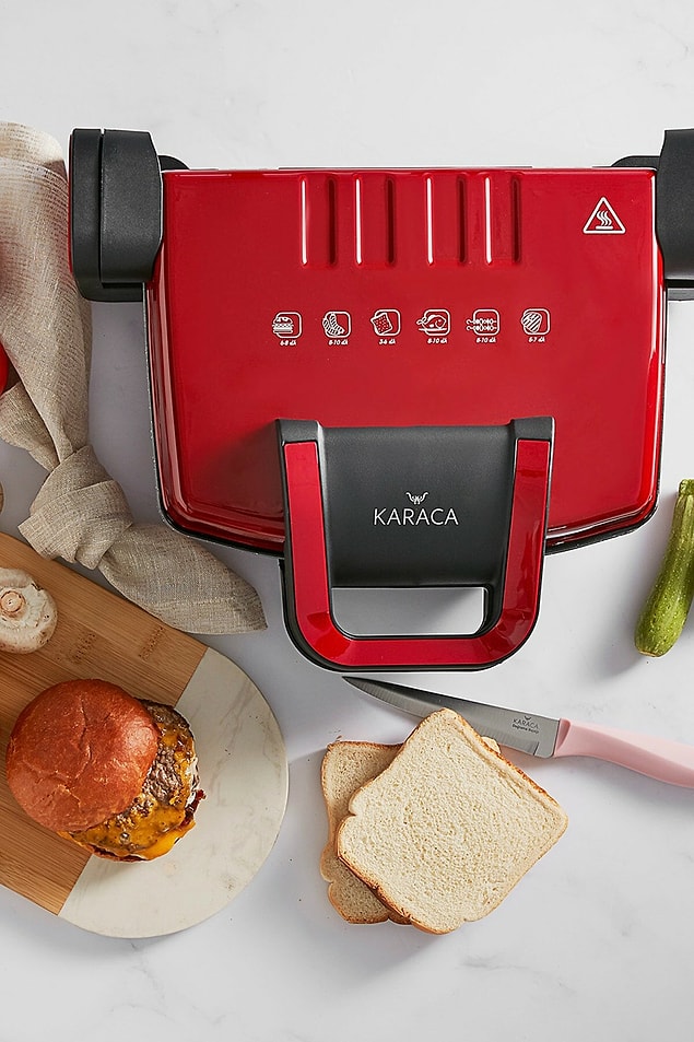 4. Neşeli kahvaltıların gözdesi, hızlı sabahların kurtarıcısı: tost makinesi!