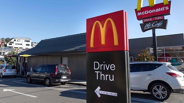 7. "McDonald's yerine Macca's diyorlar."