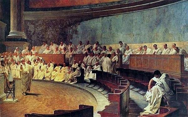 Roma için skandal sayılan reformlara imza attı. Kadınların girmesinin kesinlikle yasak olduğu Roma Senatosu'na annesini ve anneannesini aldırdı. Bu bir ilkti!