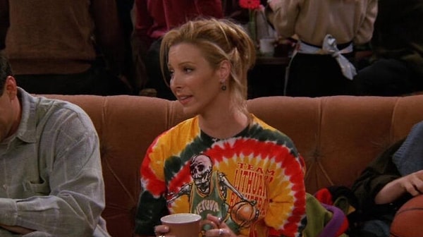 Их футболку можно встретить в главном шоу 90-х, «Друзьях»: в одной из серий в ней появляется героиня сериала, Фиби