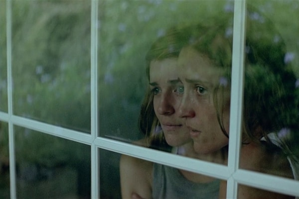 86. Dogtooth (2010)