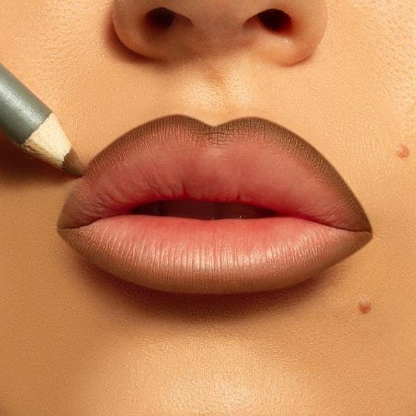 3. Dudak kalemi ile dudaklarınızı çerçeveleyin.
