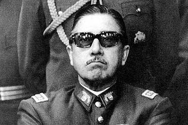 Darbeyi yapan ekibin başında, bizzat Allende tarafından göreve getirilen General Augusto Pinochet vardı.