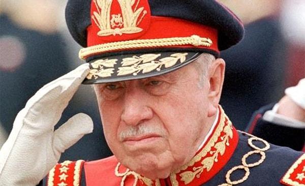 Pinochet, 1990 yılına kadar ülkeyi demir yumrukla yönetti.