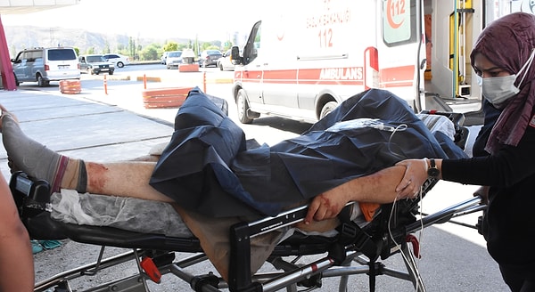 Sivas'taki acemi kasaplar Numune Hastanesi ile Sivas Cumhuriyet Üniversitesi Tıp Fakültesi Hastanesi'ne akın etti.