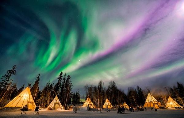 6. Dünyada ışıkların en iyi gözlemlenebildiği yer Kanada'da bulunan Yellowknife'dır.