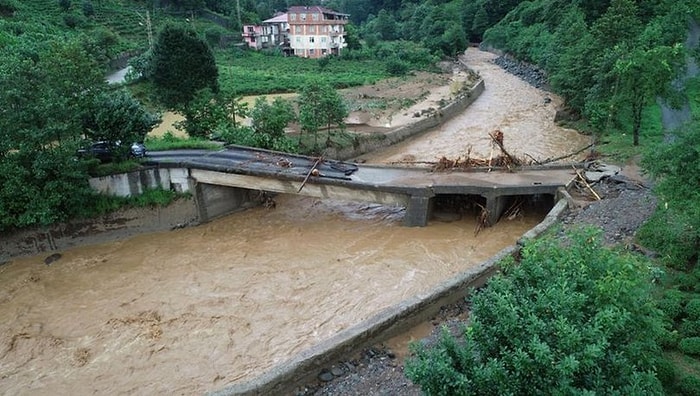 Son dakika: Artvin ve Rize'de Son Durum! Sel Nedeniyle Enerjisi Kesilen Abone Sayısı 694'e Düşürüldü