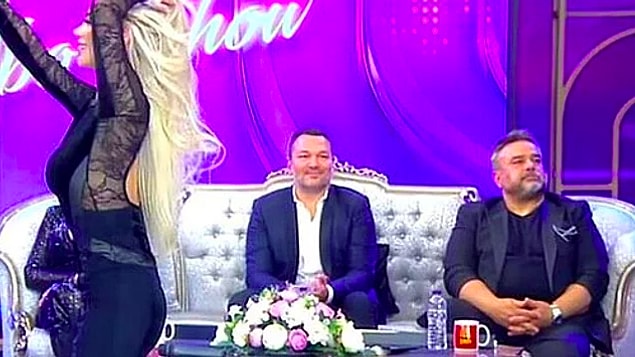 Geçtiğimiz ocak ayında İbo Show'a katılan Bülent Serttaş'ın Oryantal Didem'in sahne gösterisi sırasında kafasını çevirmesi epey gündem olmuştu; hatırlarsınız.