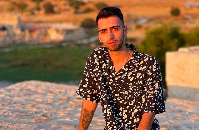 22 yaşındaki şarkıcı Çağatay Akman Cihangir’de eski sevgilisi Öykü Uslu’yu kapısına dayanıp aşağıya inmesi için ziline basarak taciz etmiş!
