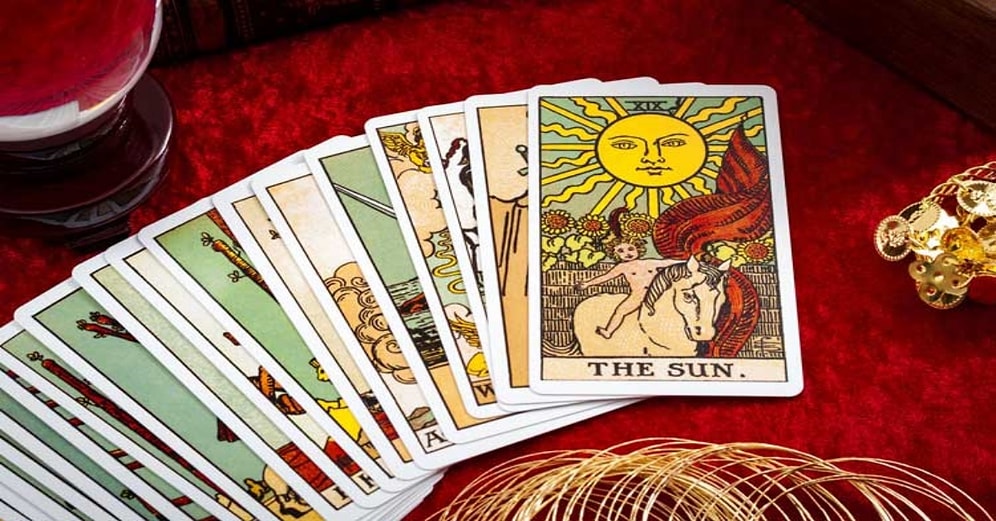 Kahve Falından Sonra En Popüleri Olan Tarot Falının Nasıl Ortaya Çıktığını Biliyor musunuz?