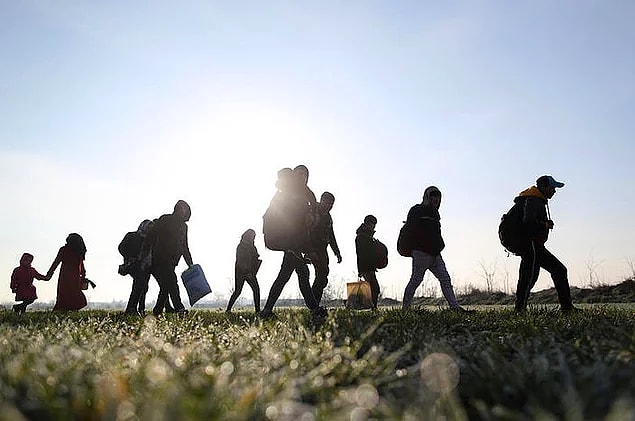 Aynı zamanda Kurz sığınmacıları geldikleri ülkelere gönderemiyorlarsa AB üyesi olmayan ülkelere iade etme imkanının yaratılması gerektiğini de söyledi.