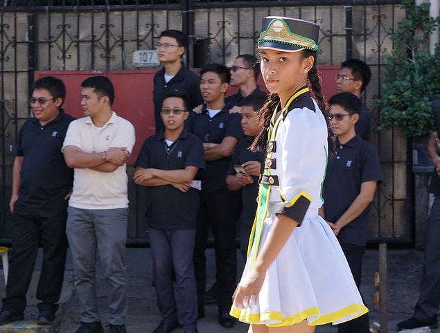 4. "Filipinler'e gelen turistler İngilizce konuşan yerli halkı görünce şaşırıyor ama aslında çoğumuz İngilizceyi ana dilimiz olarak öğreniyoruz."