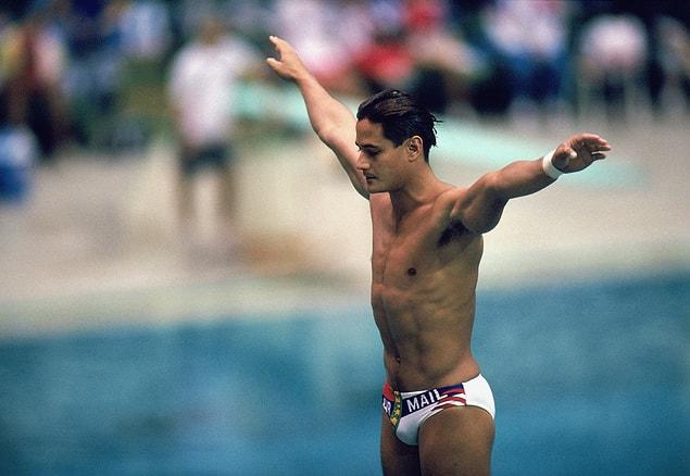 1988: Greg Louganis kafasını dalış tahtasına vurdu!