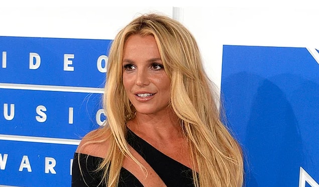 5. Britney Speaser'ın sosyal medya hesabında yaptığı üstsüz paylaşım ortalığı yaktı!