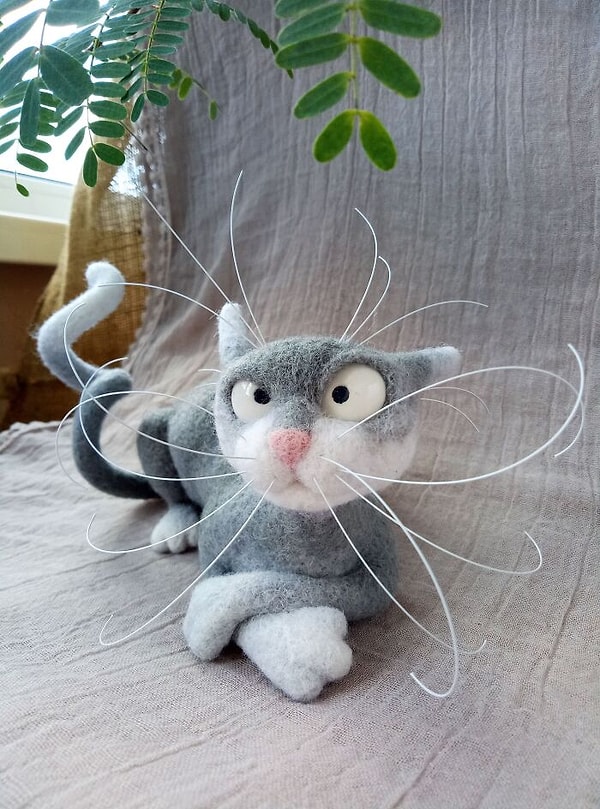 3. У меня особая страсть к созданию войлочных кошек. Вот одна из моих работ