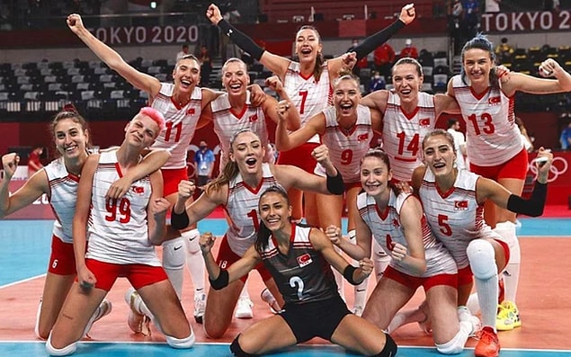 'Şu sıralarda 2020 Tokyo Olimpiyatları'nda bizleri gururlandıran A Milli Voleybol Kadın Takımımızın oyuncularını tanıtacağız size sırayla.' demiştik biliyorsunuz ki...