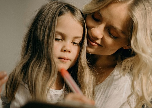 5. Люди подходят ко мне и говорят, что моя дочь действительно красива, и что мне лучше присмотреть за ней, когда она вырастет. Мол, они действительно ожидают, что наши дочери подвергнутся сексуальному насилию. Серьезно??