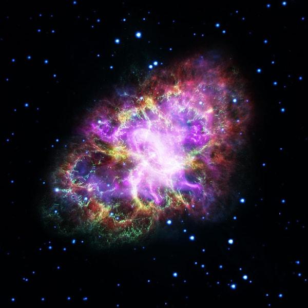 22. 1930'da Hintli bir öğrenci olan Chandra, matematiksel olarak büyük yıldızların patlayarak süpernovalara ve ardından nötron yıldızlarına veya kara deliklere dönüştüğünü gösterdi. Bundan önce bilim adamları, tüm yıldızların beyaz cücelere dönüştüğünü varsaydılar. Chandra'nın teorisi 'saçma' olarak değerlendirildi.