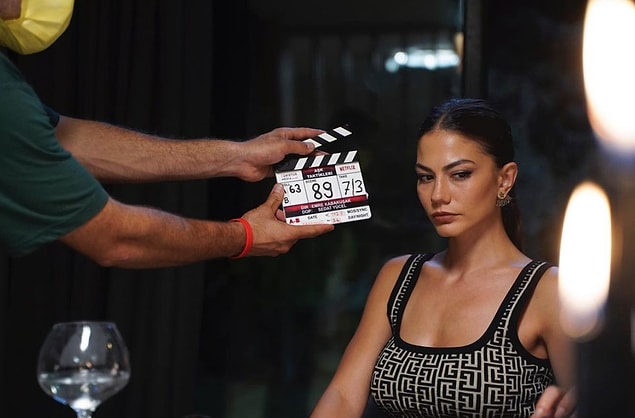 8. Demet Özdemir, yeni bir projeye başladığını sosyal medya hesabından sevenleriyle paylaştı!