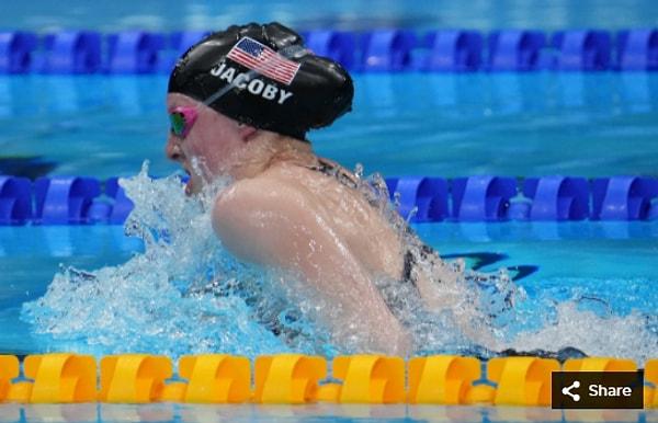 5. 27 Temmuz 2021'de Lydia Jacoby (ABD), Tokyo Su Sporları Merkezi'ndeki Tokyo 2020 Olimpiyat Oyunları sırasında kadınlar 100 metre kurbağalama finalinde.