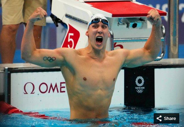 26. 25 Temmuz 2021'de Chase Kalisz (ABD), Tokyo Su Sporları Merkezi'ndeki Tokyo 2020 Olimpiyat Oyunları sırasında erkekler 400 metre bireysel finalini kazandıktan sonra kutluyor.