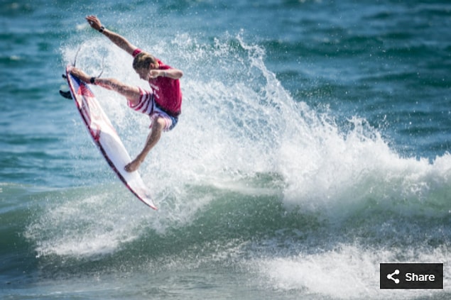 27. 25 Temmuz 2021'de Kolohe Andino (ABD), Tsurigasaki Sörf Plajı'ndaki Tokyo 2020 Olimpiyat Oyunları sırasında erkekler 1. tur sörf yarışmasında.