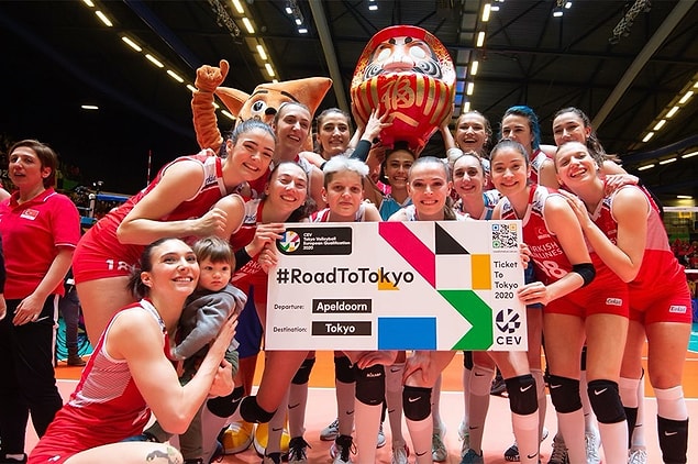 52. Geçen senenin şampiyonunu yenerek Tokyo'da yapılan Olimpiyat Oyunları'nda bizi temsil etmeye tam gaz devam ediyorlar. Sizinle gurur duyuyoruz Filenin Sultanları!