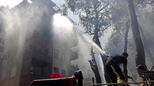 Antalya Manavgat'ta Orman Yangını: Seralar Yandı, Mezarlıklar Zarar Gördü...