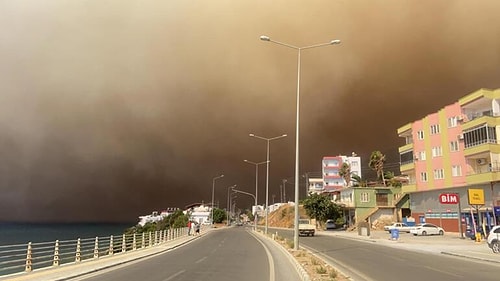 Silifke'de Orman Yangını! Kara Yolu Çift Yönlü Kapatıldı, Bazı Kamp Alanları Boşaltıldı