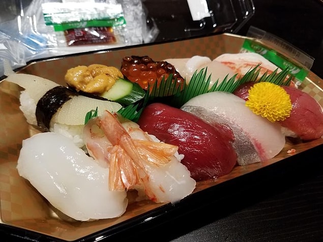 3. Japon süpermarketlerinde suşi böyle satılıyormuş.
