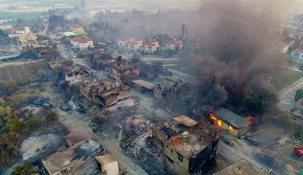 Türkiye'nin dört bir yanı alev alev yanıyor. Önce Manavgat'ta çıkan büyük yangın haberiyle kahrolduk. Alevlerin çekildiği yerler görünmeye başladıkça felaketin ne kadar büyük olduğu da belli olmaya başladı.