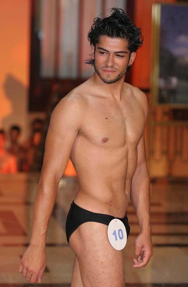 Burak Özçivit o yıl yarışmada gelecek vadeden model seçilmiş. Ardından Uğurkan Erez'in teklifi ile modellik yapmaya başlamış.