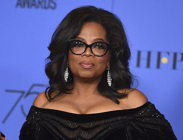 7. Oprah'ın vücudunun şekline göre şekillendirilmiş mermer ve oniks bir küveti var.
