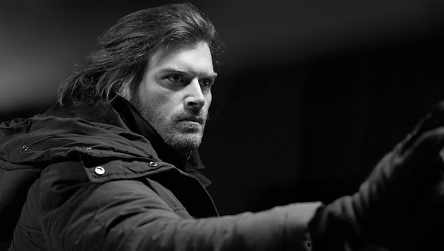 10. Kıvanç Tatlıtuğ, Netflix dizisi Into The Night’ın ikinci sezonuna konuk oldu.