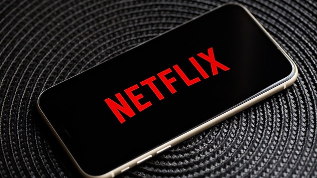 14. Netflix, ABD yapımı projelerde tüm oyuncu ve set çalışanlarına aşı zorunluluğu getirdi.
