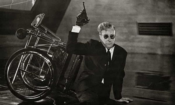 5. Dr. Strangelove or: How I Learned to Stop Worrying and Love the Bomb (1964)