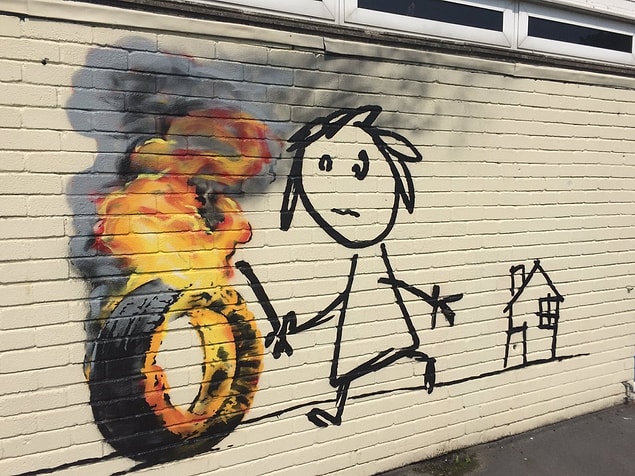 Time dergisi tarafından dünyanın en ilham veren sanatçılarından biri seçilen Banksy'nin eserleri daha çok sistem karşıtı ve mesaj içerikli.