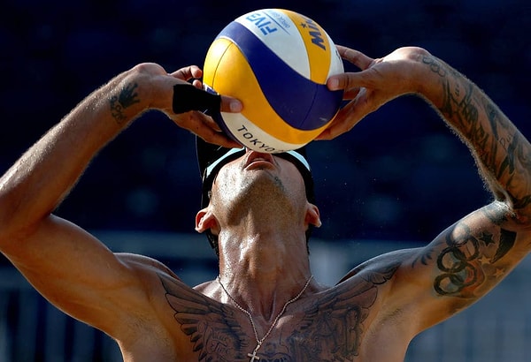6. Волейболист Вячеслав Красильников из ОКР на тренировке 22 июля 2021 года в Токио.