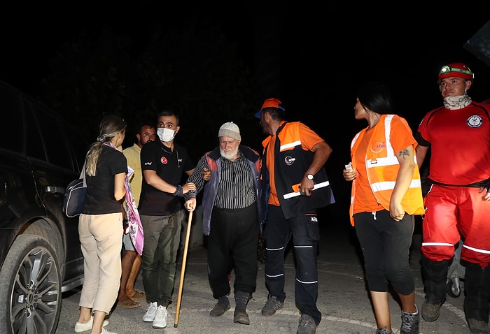 Manavgat'ta Yangının Yayılması Nedeniyle Bir Mahalle Daha Boşaltıldı