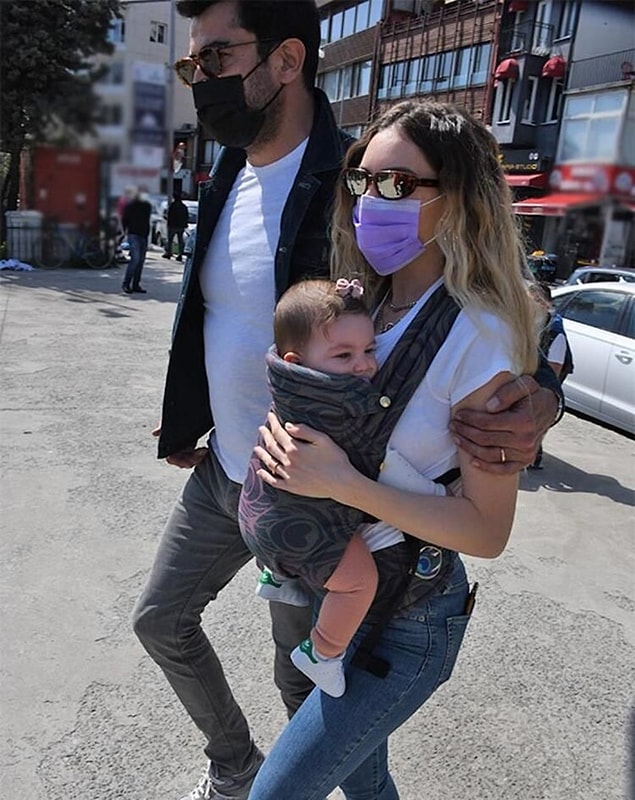 Yine de çok az denk gelseler de magazincilerle sohbet etmeyi de seviyor çiftimiz.