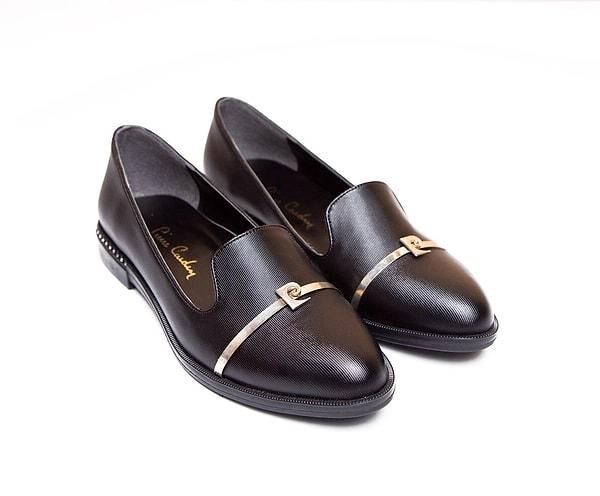 8. Pierre Cardin ayakkabılar, hem şıklıktan hem de rahatlıktan yana olanları memnun edecek modeller arasında! 🤩