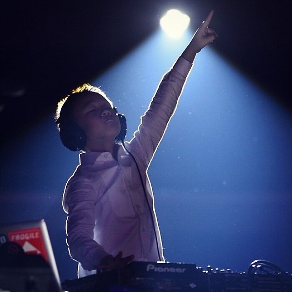 6. Мой шестилетний двоюродный брат был диджеем на свадьбе своей мамы той ночью