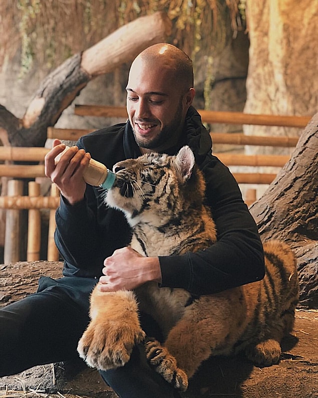 Hayvanat bahçelerinde fotoğraf çekmek için para ödenen o hayvanlar da bu vahşetin bir parçası.