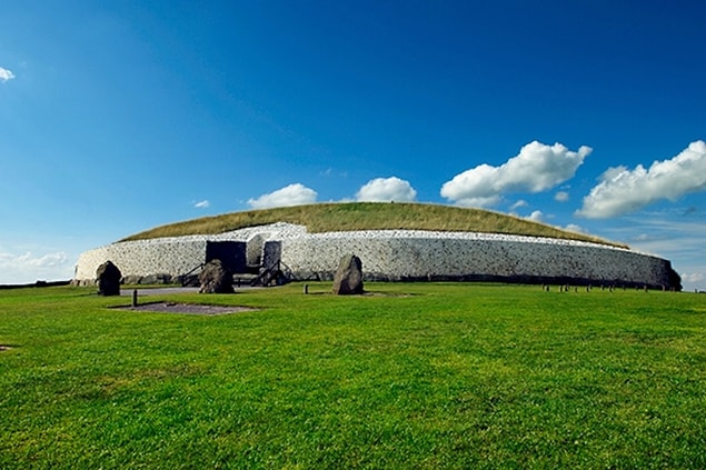 9. Newgrange/ İrlanda